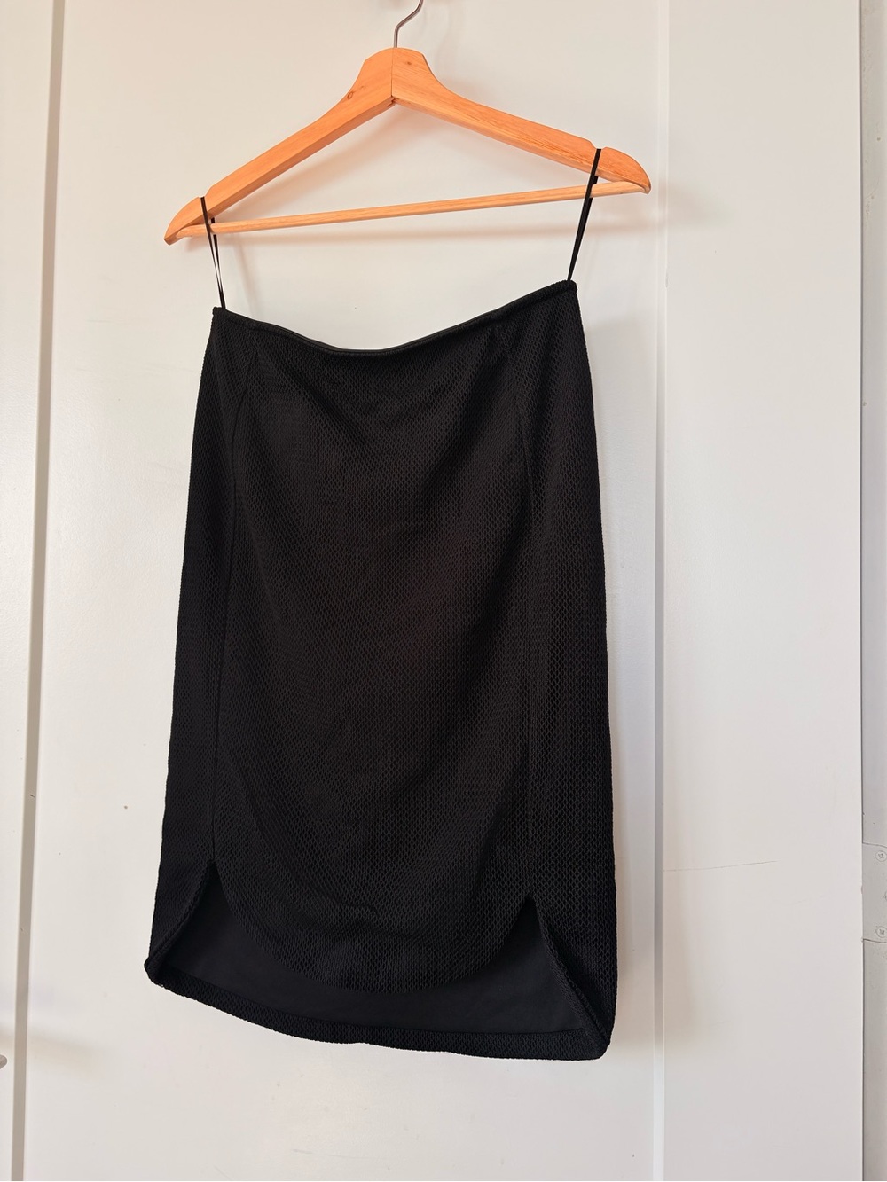 H&M Black Textured Midi Skirt with Subtle Split